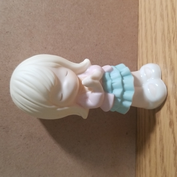Precious Moments Small Cute Girl Praying Figurine - Picture 1 of 8